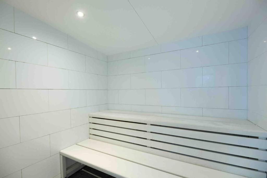 City Apartment, Pool & Carpark Adelaide Buitenkant foto