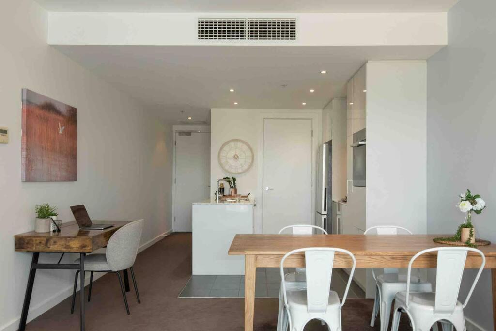 City Apartment, Pool & Carpark Adelaide Buitenkant foto